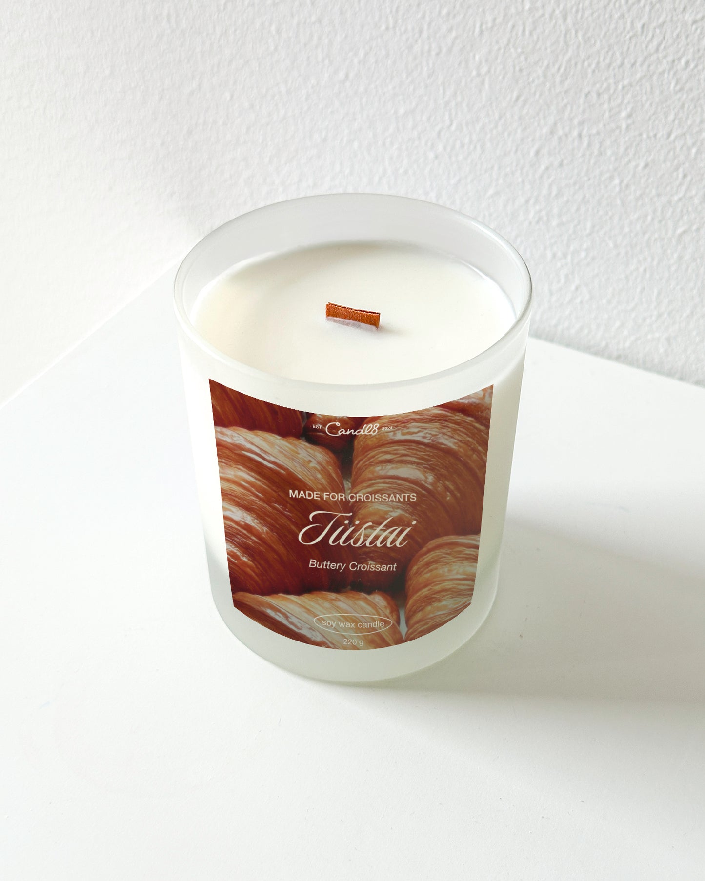 "Tiistai" Candle 220g - Buttery Croissant Scent